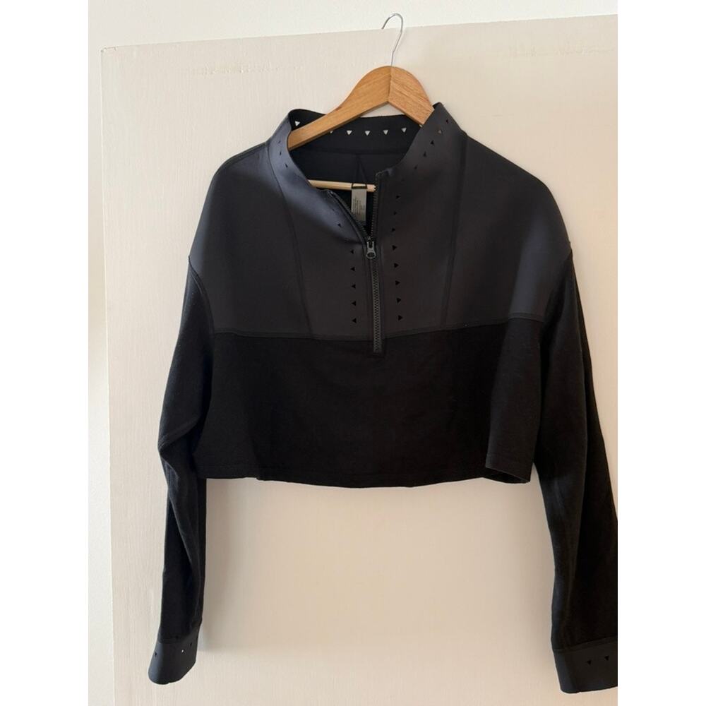 Cropped Half Zip Pullover Black Laser Cut Athletic Top‎ NWT Athleisure ✨